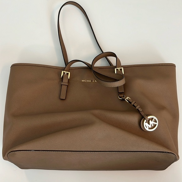 VGUC Michael Kors Large Tan Leather Tote - Picture 1 of 11
